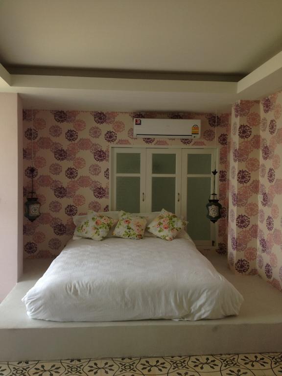 At Casa Guesthouse Amphawa Pokoj fotografie