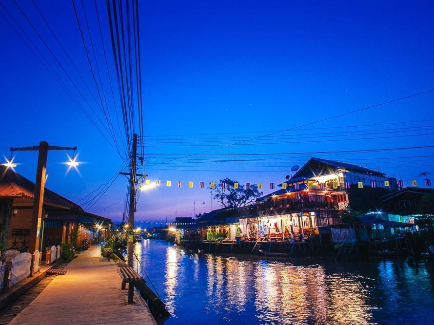 At Casa Guesthouse Amphawa Exteriér fotografie